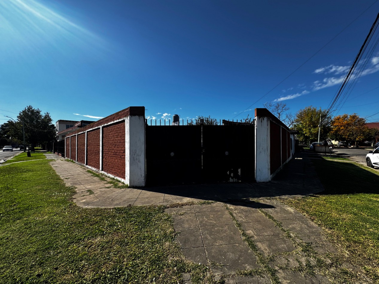 VENTA CASA 3 AMBIENTES CON PATIO Y QUINCHO