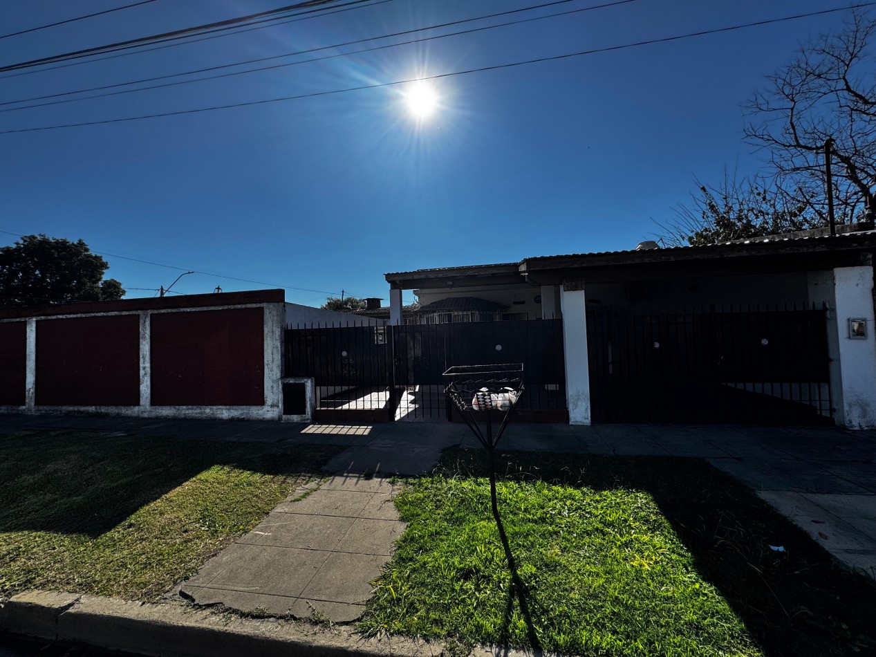 VENTA CASA 3 AMBIENTES CON PATIO Y QUINCHO