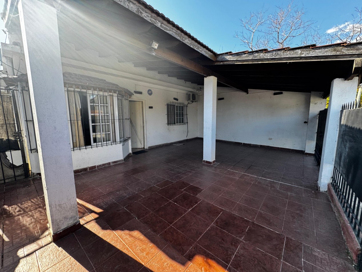 VENTA CASA 3 AMBIENTES CON PATIO Y QUINCHO