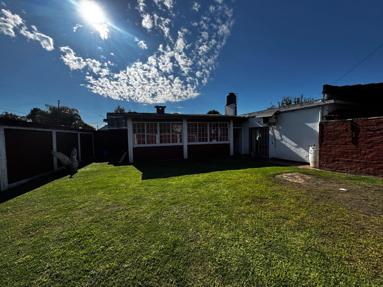 VENTA CASA 3 AMBIENTES CON PATIO Y QUINCHO