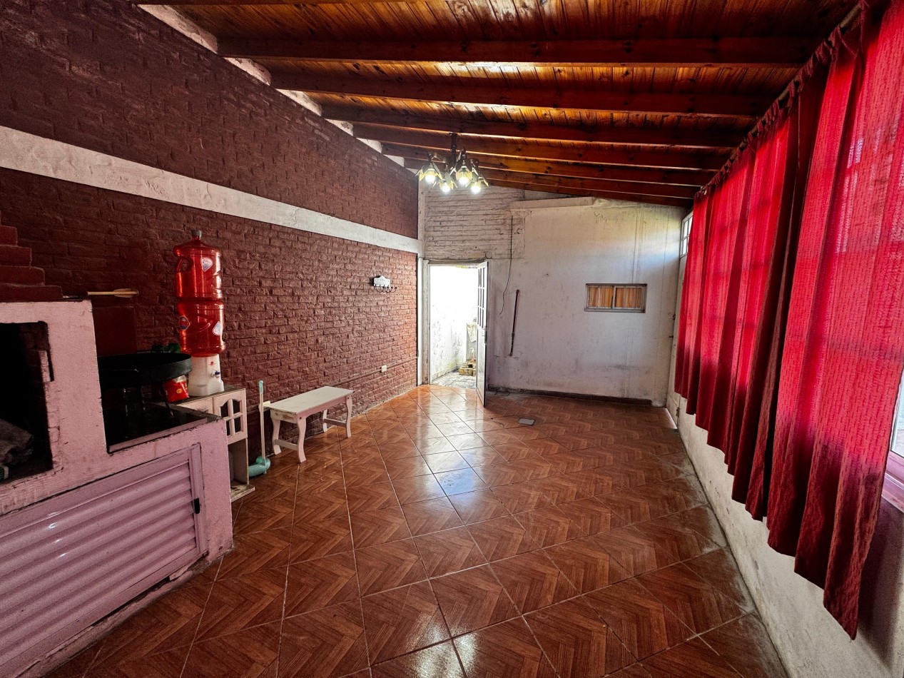 VENTA CASA 3 AMBIENTES CON PATIO Y QUINCHO
