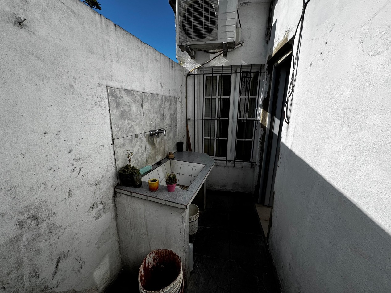 VENTA CASA 3 AMBIENTES CON PATIO Y QUINCHO