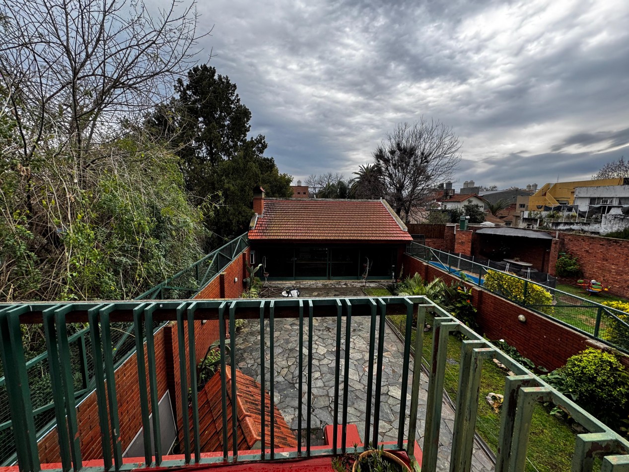 CASA DE 5 AMBIENTES JOSE C PAZ
