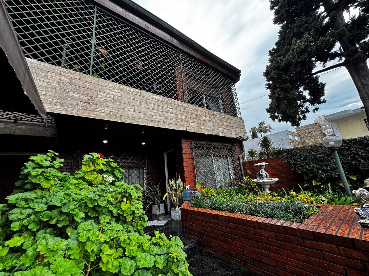 CASA DE 5 AMBIENTES JOSE C PAZ