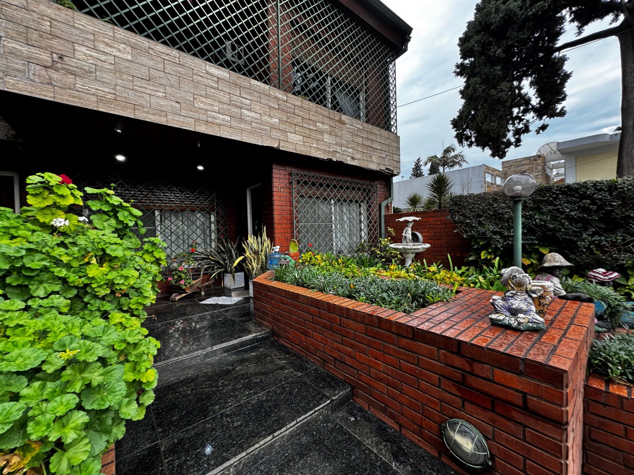 CASA DE 5 AMBIENTES JOSE C PAZ
