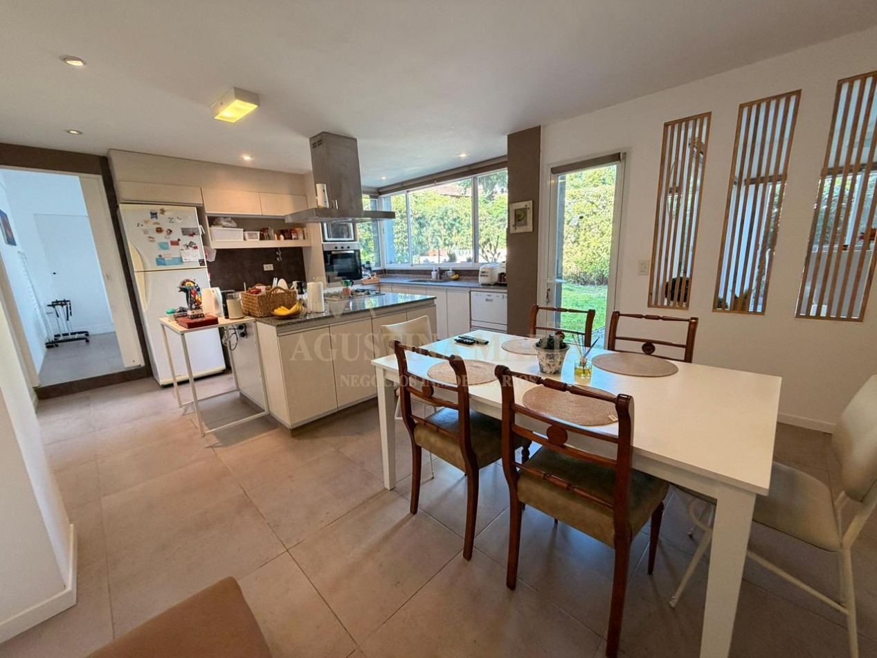 VENTA CASA 5 AMBIENTES BELLA VISTA 