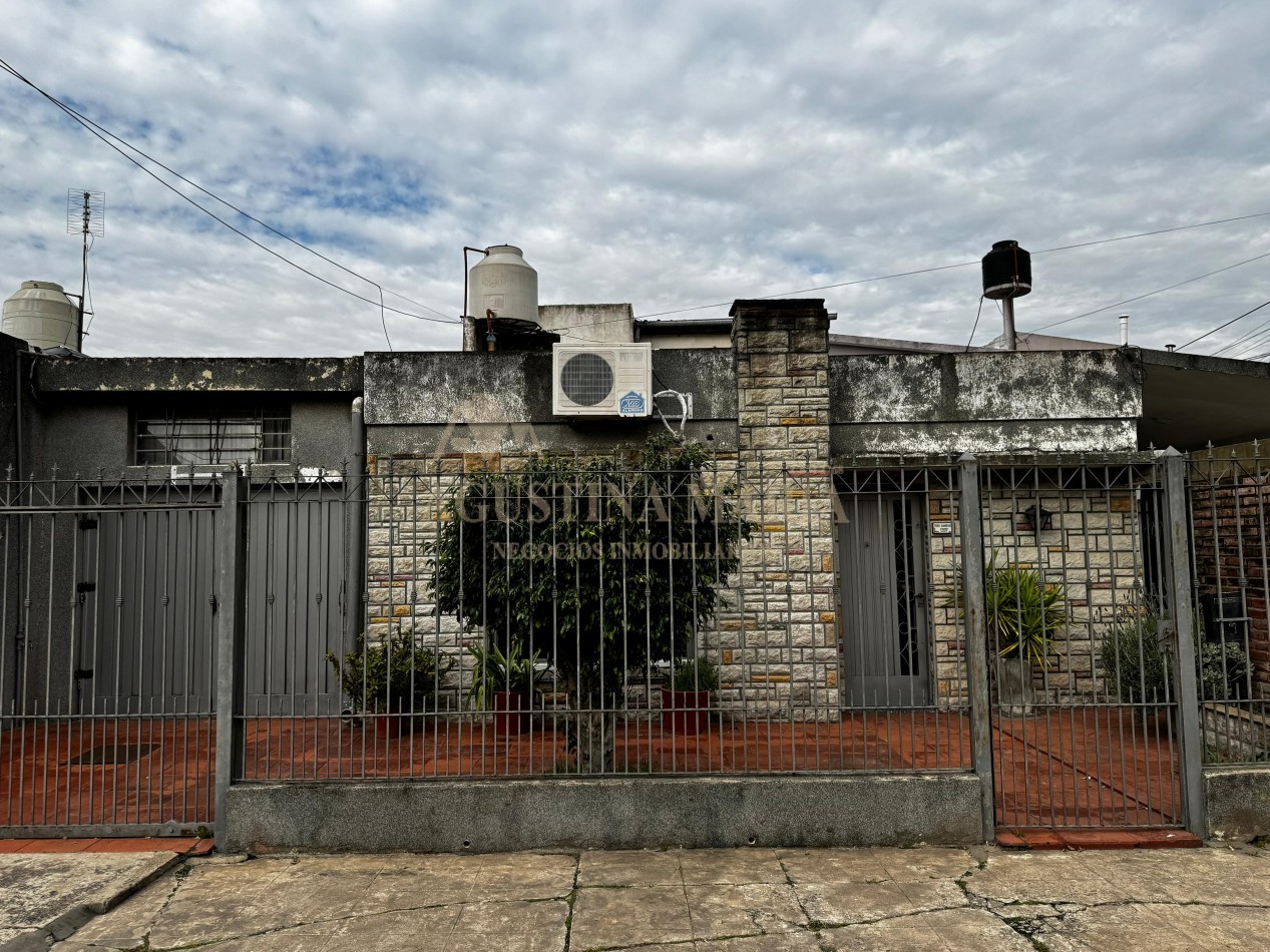 VENTA CASA DE 4 AMBIENTES EN JOSE C PAZ