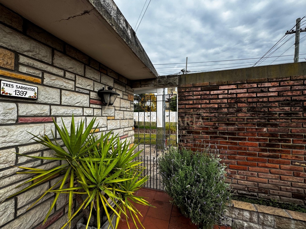 VENTA CASA DE 4 AMBIENTES EN JOSE C PAZ