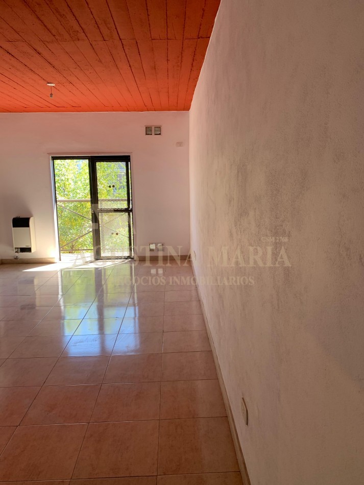 Venta Local y 4 departamentos Jose C Paz
