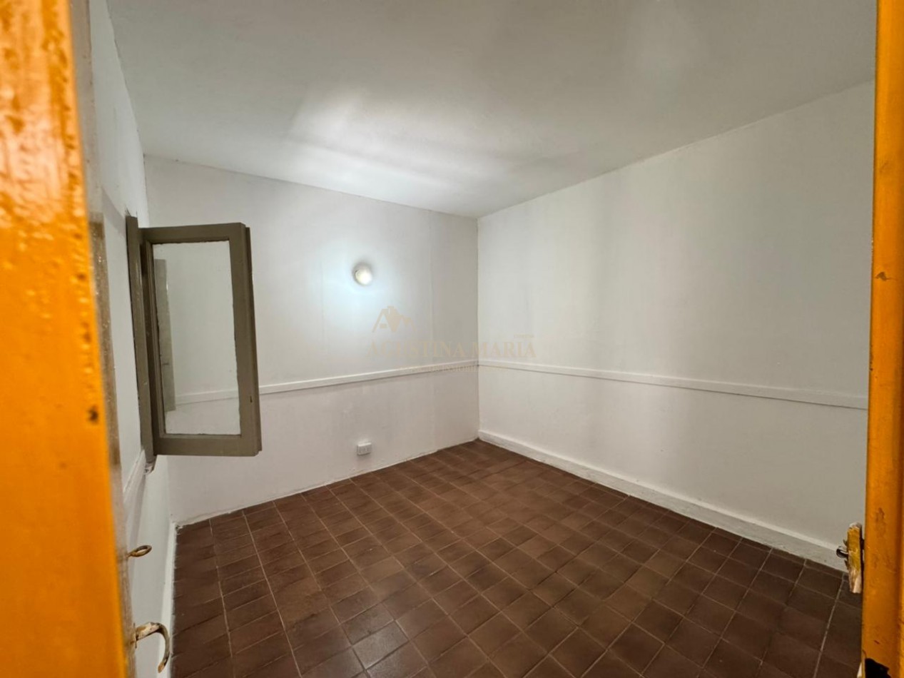 VENTA CASA DE 8 AMBIENTES CON LOCAL JOSE C PAZ