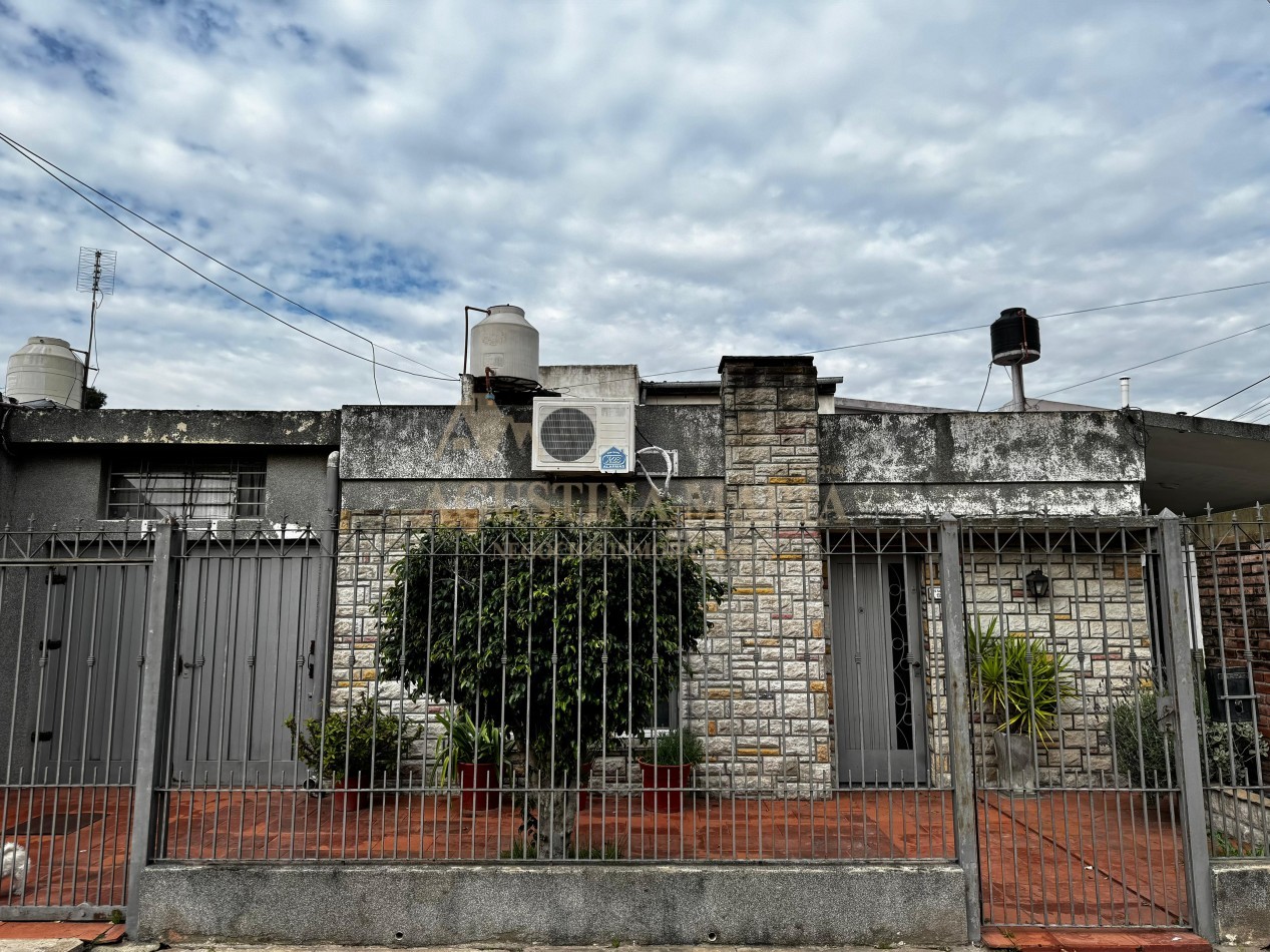 VENTA CASA DE 4 AMBIENTES EN JOSE C PAZ