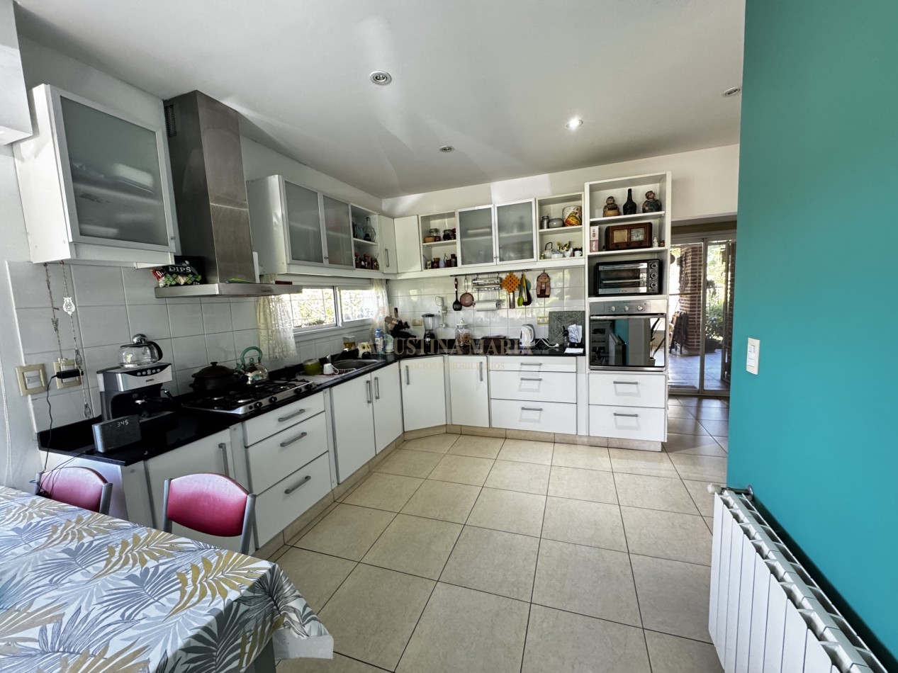 VENTA CASA 4 AMBIENTES ALTOS DE MANZANARES