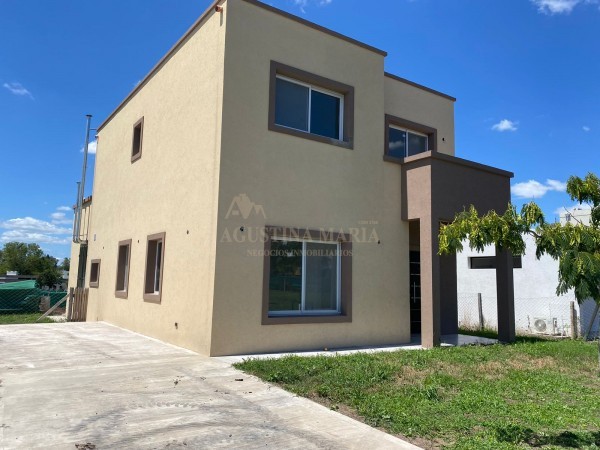 Venta casa 4 ambientes Santa Elena pilar del este