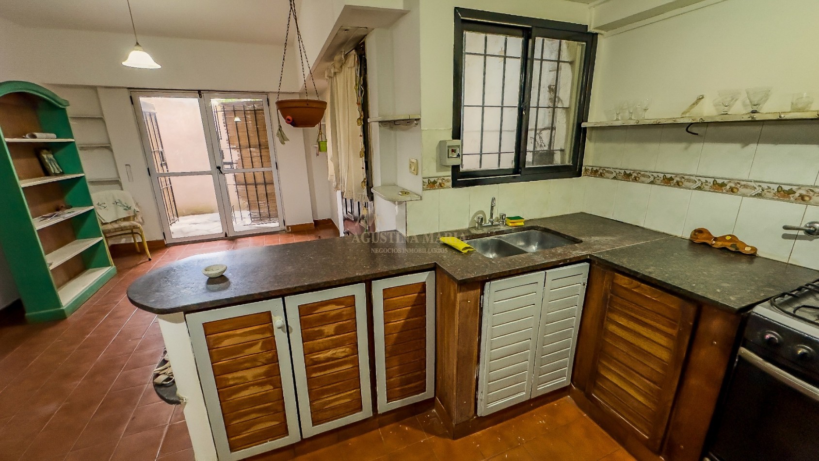 Chalet 3 Ambientes con Departamento 2 Ambientes Independiente en Hurlingham