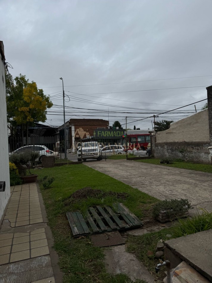 VENTA TERRENO CON 3 PROPIEDADES 