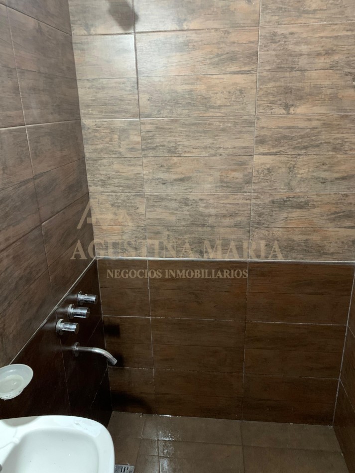 Venta Local y 4 departamentos Jose C Paz