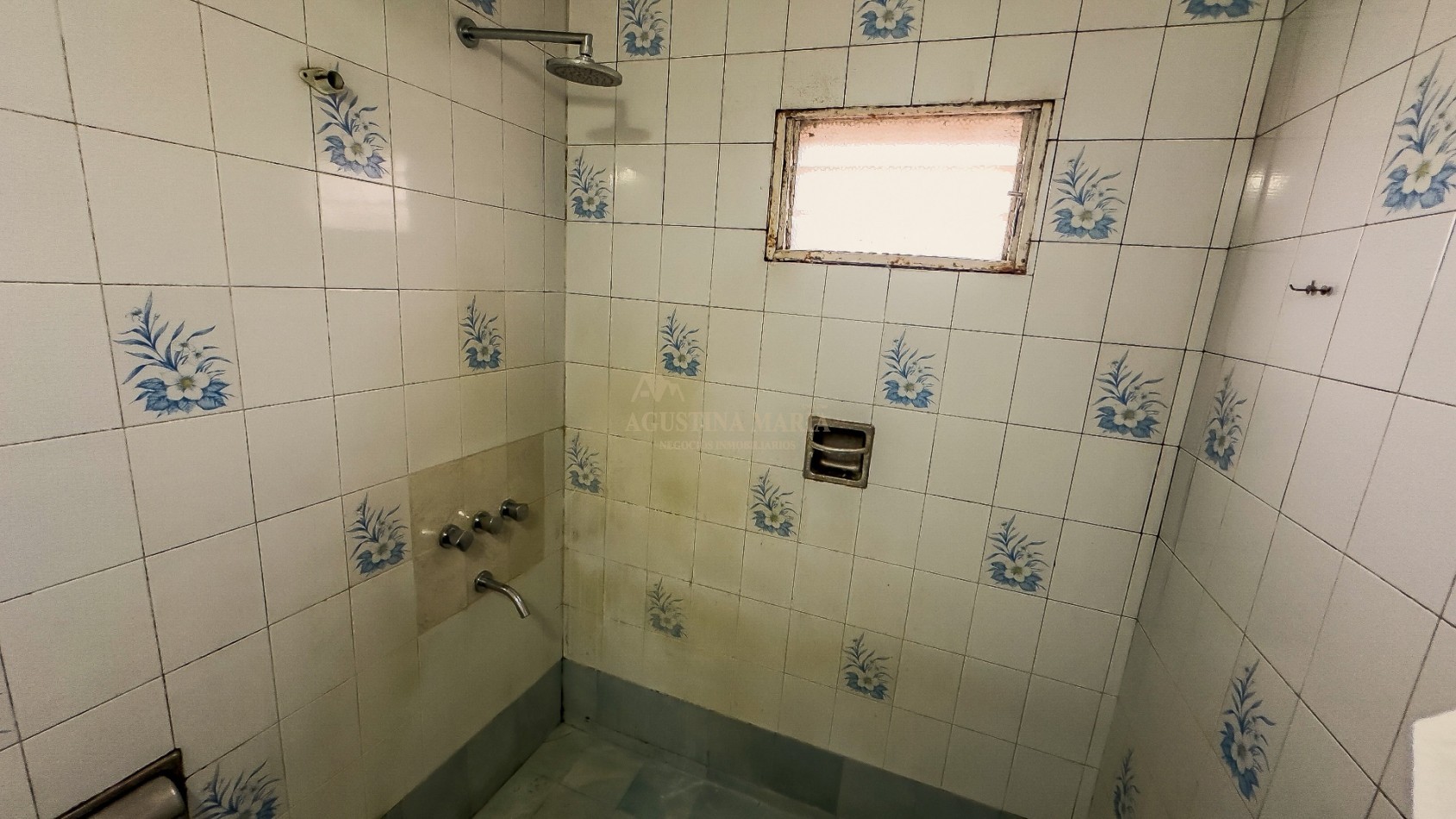 Chalet 3 Ambientes con Departamento 2 Ambientes Independiente en Hurlingham