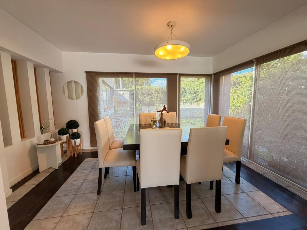 VENTA CASA 5 AMBIENTES BELLA VISTA 