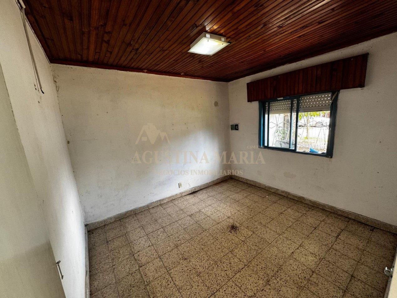 VENTA CASA 4 AMBIENTES A REFACCIONAR 