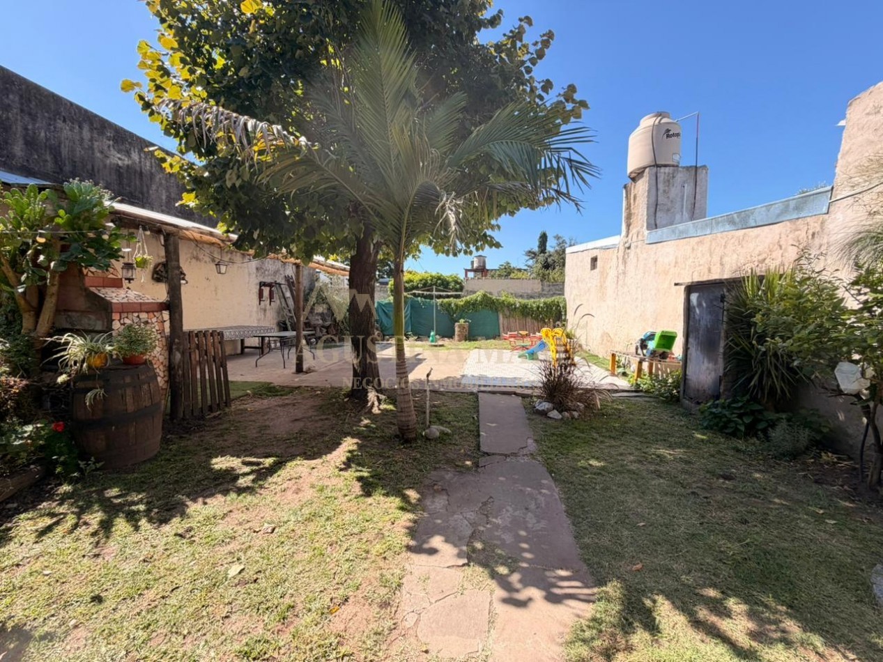 VENTA CASA 5 AMBIENTES - MUÑIZ 