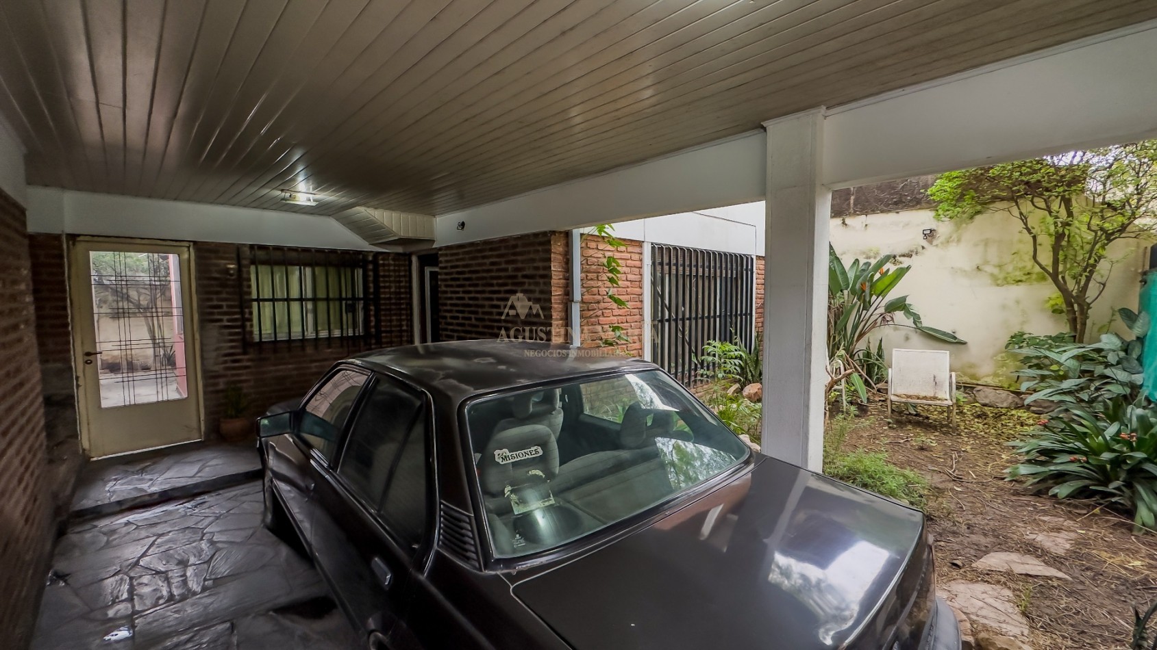 Chalet 3 Ambientes con Departamento 2 Ambientes Independiente en Hurlingham