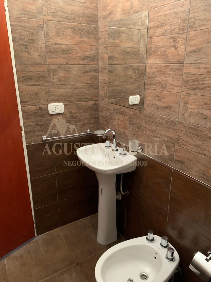 Venta Local y 4 departamentos Jose C Paz