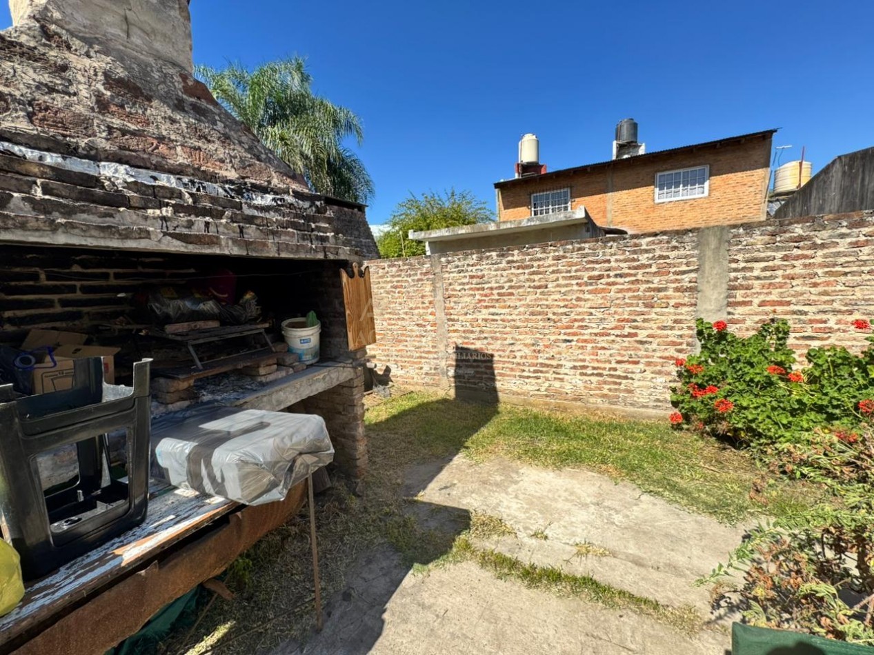 VENTA CASA 3 AMBIENTES CON TERRENO JCP