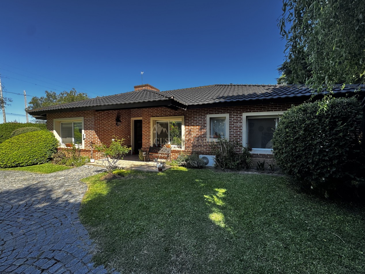 VENTA CASA 4 AMBIENTES ALTOS DE MANZANARES