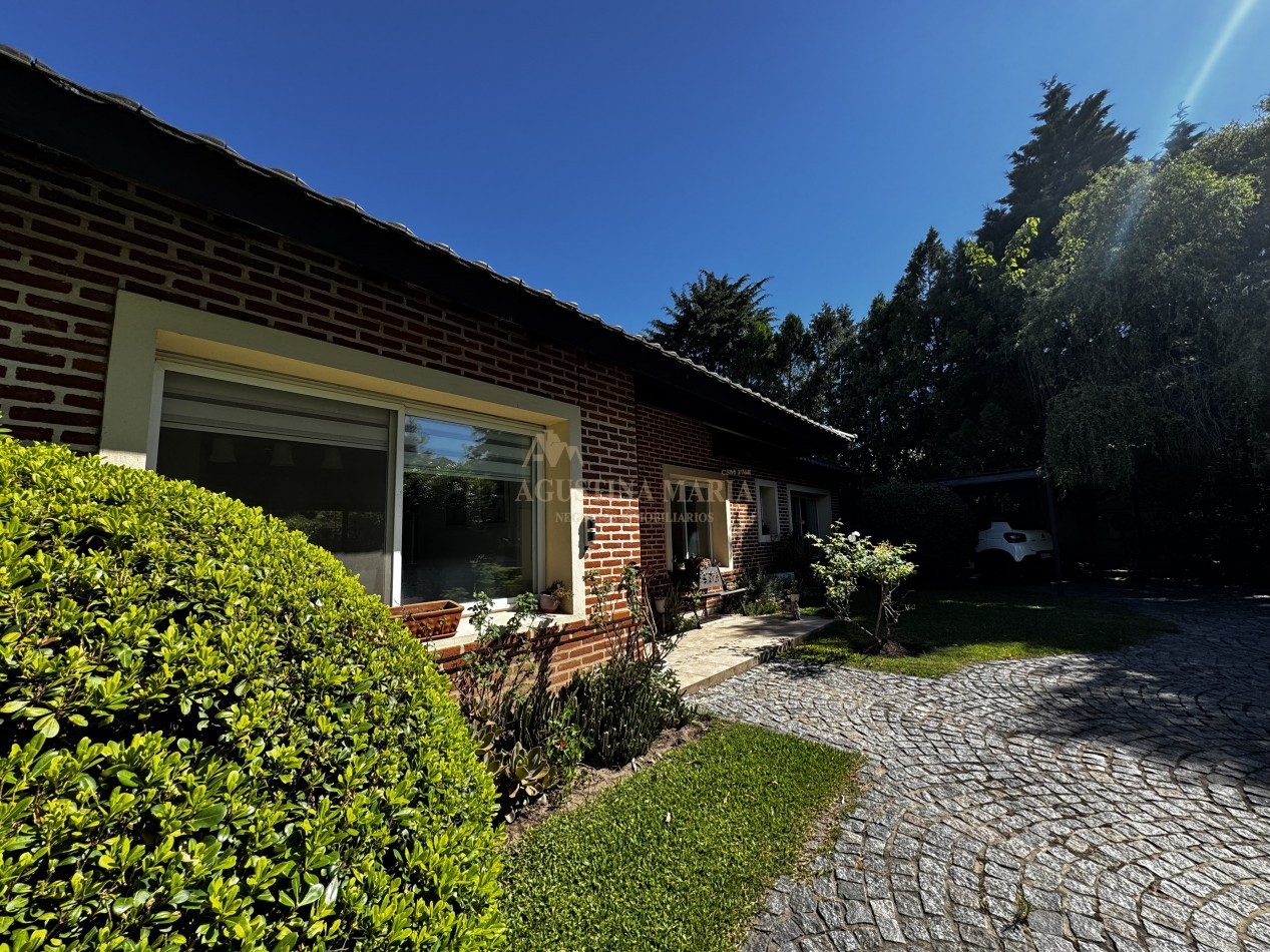 VENTA CASA 4 AMBIENTES ALTOS DE MANZANARES