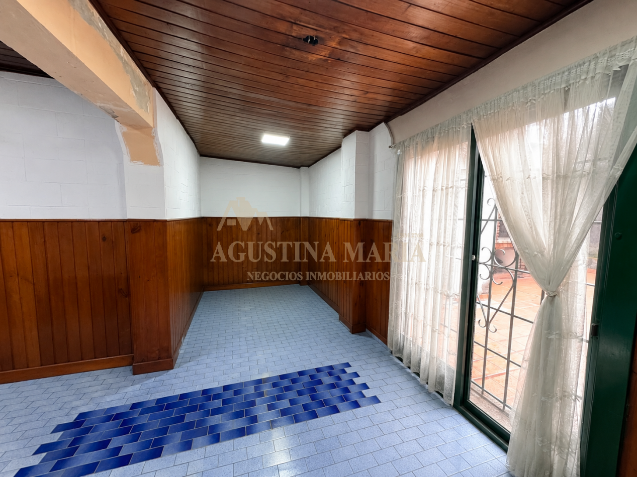 ALQUILER CASA 4 AMBIENTES APTO PROFESIONAL