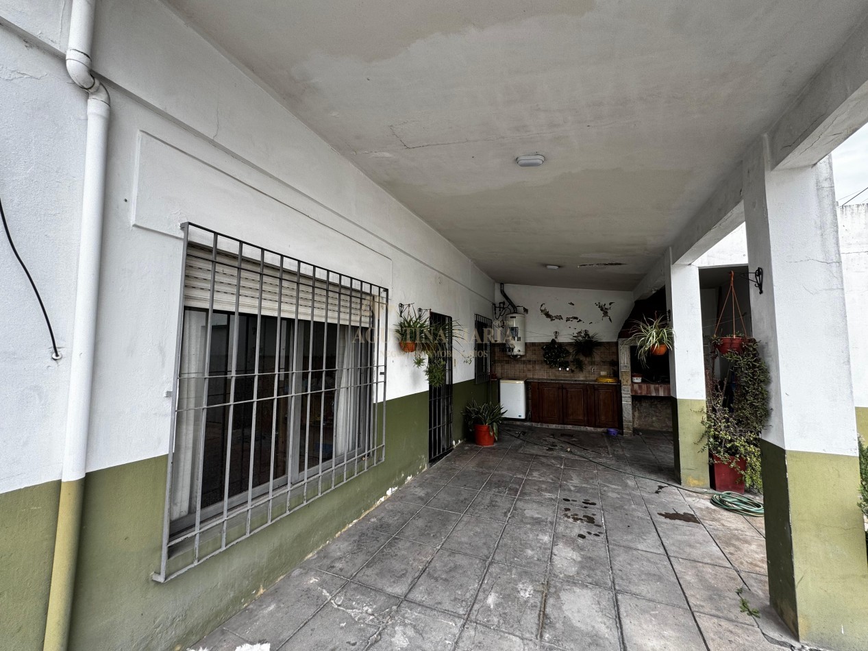 VENTA CASA DE 4 AMBIENTES EN JOSE C PAZ