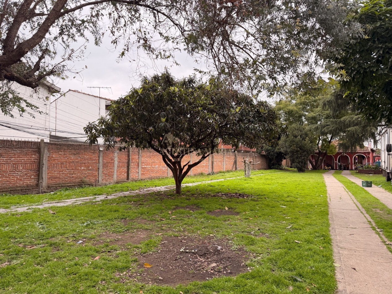 Lote en Venta de 1350 m² en San Miguel | Apto Desarrollo PB + 6 Pisos (2430 m² Edificables)