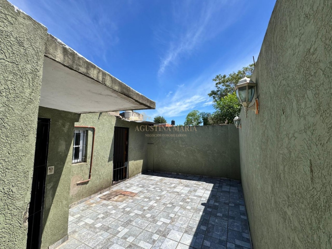 VENTA CASA DE 8 AMBIENTES CON LOCAL JOSE C PAZ