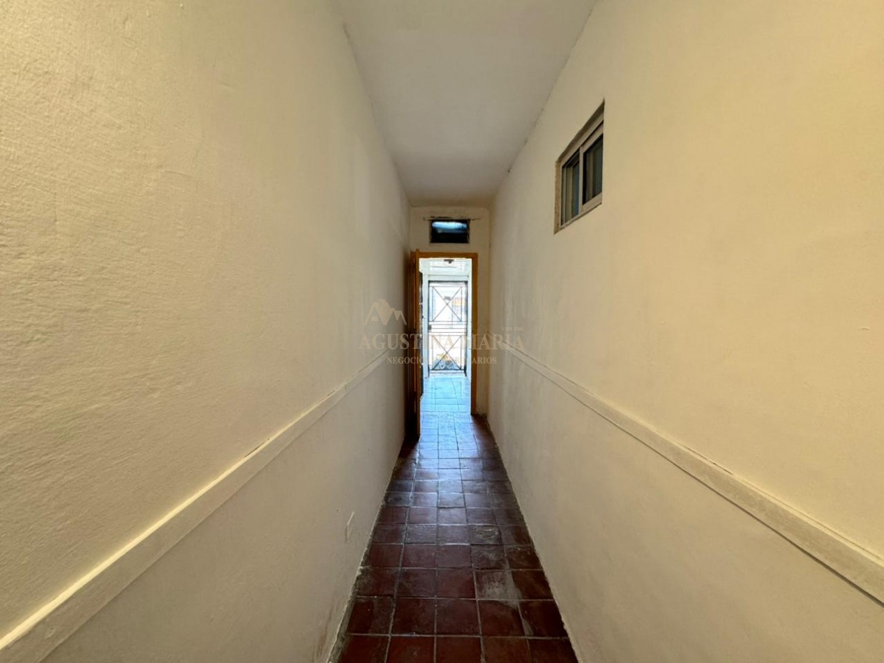 VENTA CASA DE 8 AMBIENTES CON LOCAL JOSE C PAZ