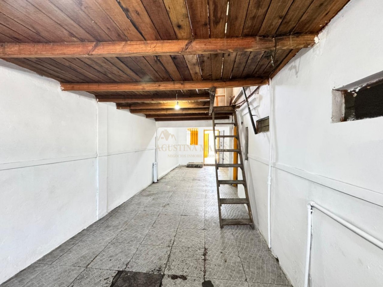 VENTA CASA DE 8 AMBIENTES CON LOCAL JOSE C PAZ