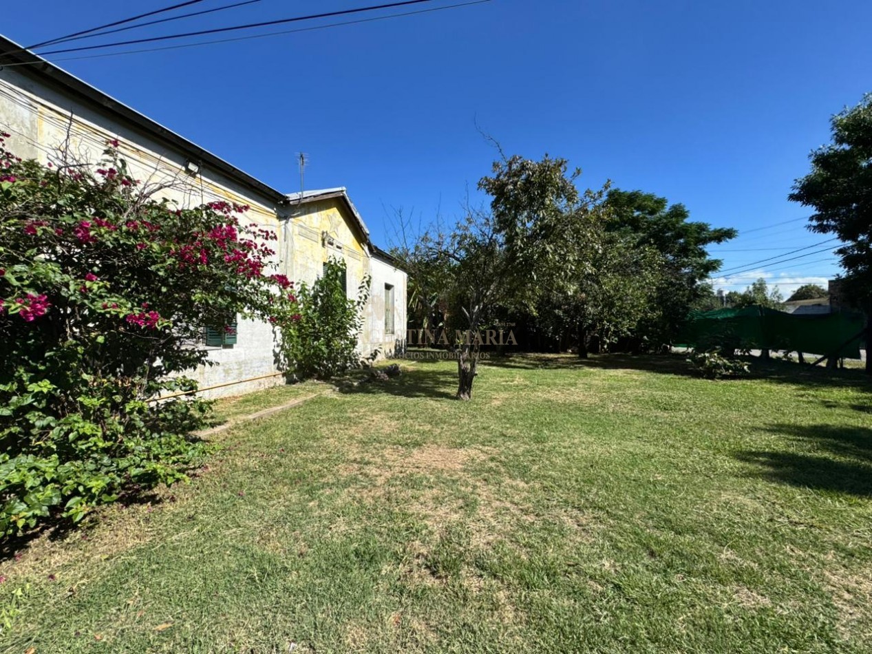 VENTA CASA 3 AMBIENTES CON TERRENO JCP