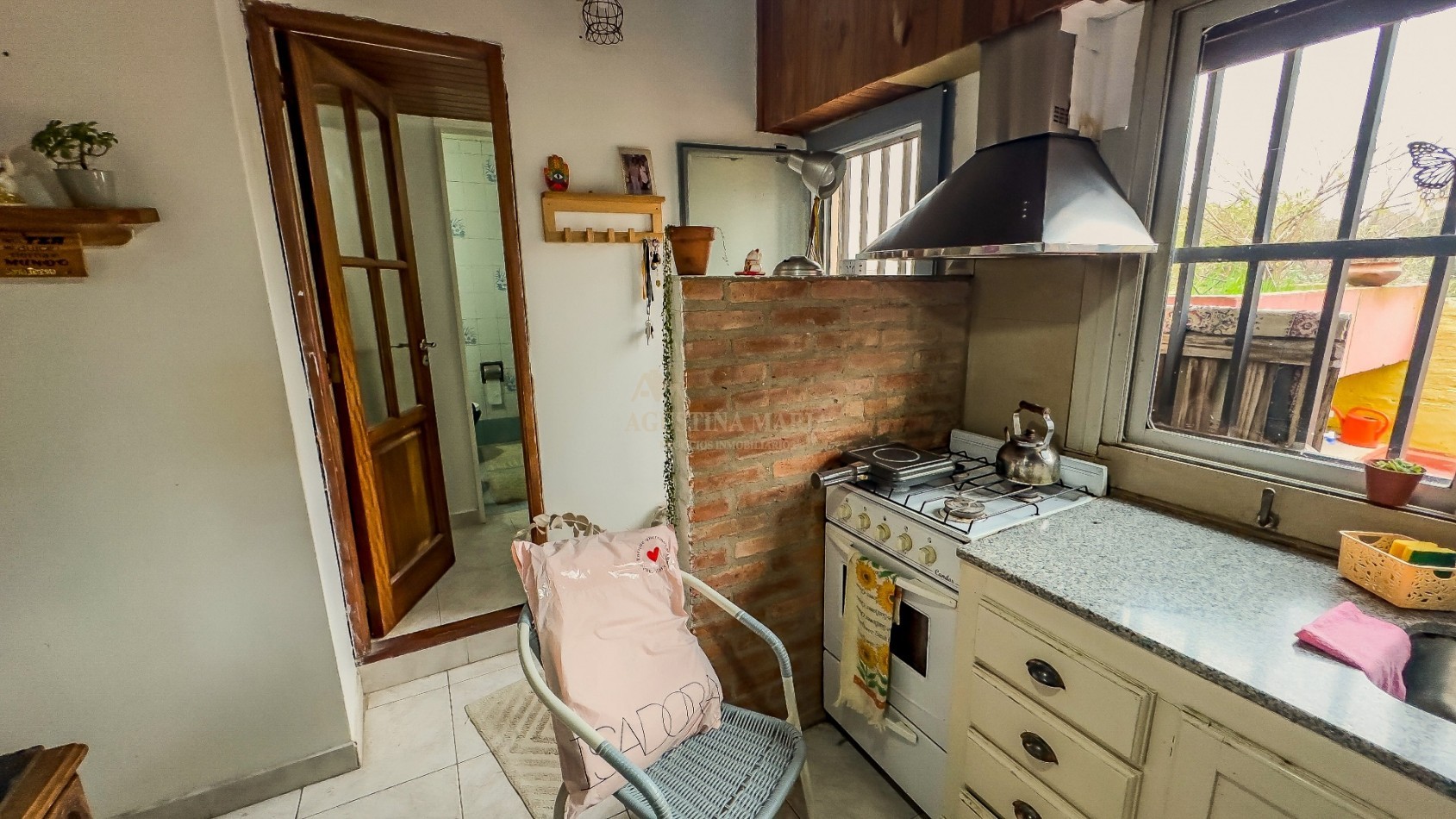 Chalet 3 Ambientes con Departamento 2 Ambientes Independiente en Hurlingham