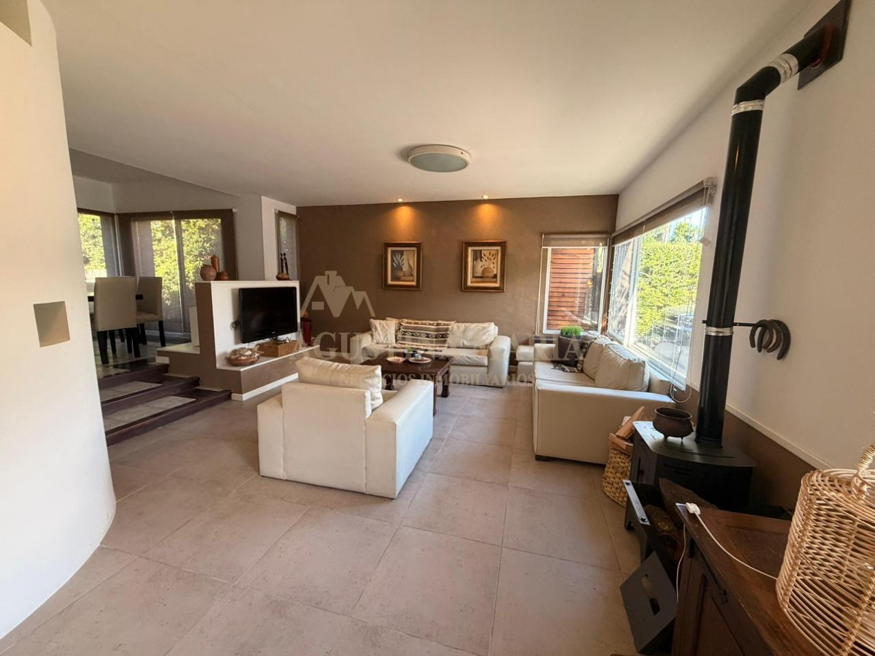 VENTA CASA 5 AMBIENTES BELLA VISTA 