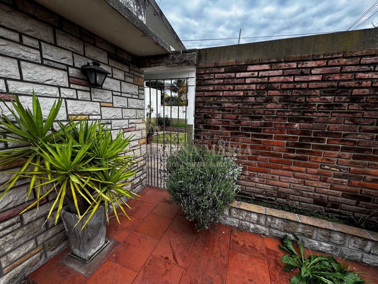 VENTA CASA DE 4 AMBIENTES EN JOSE C PAZ
