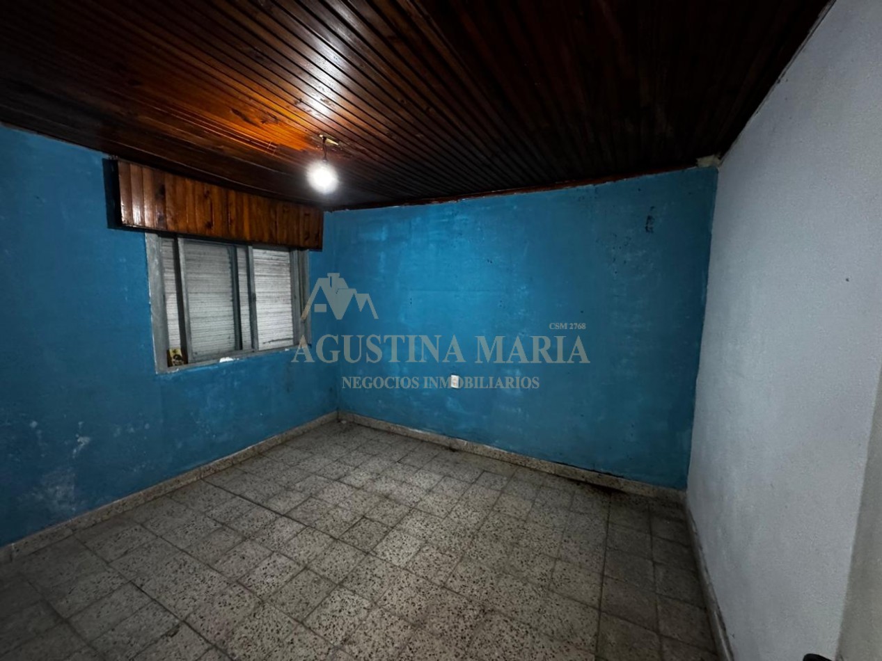 VENTA CASA 4 AMBIENTES A REFACCIONAR 