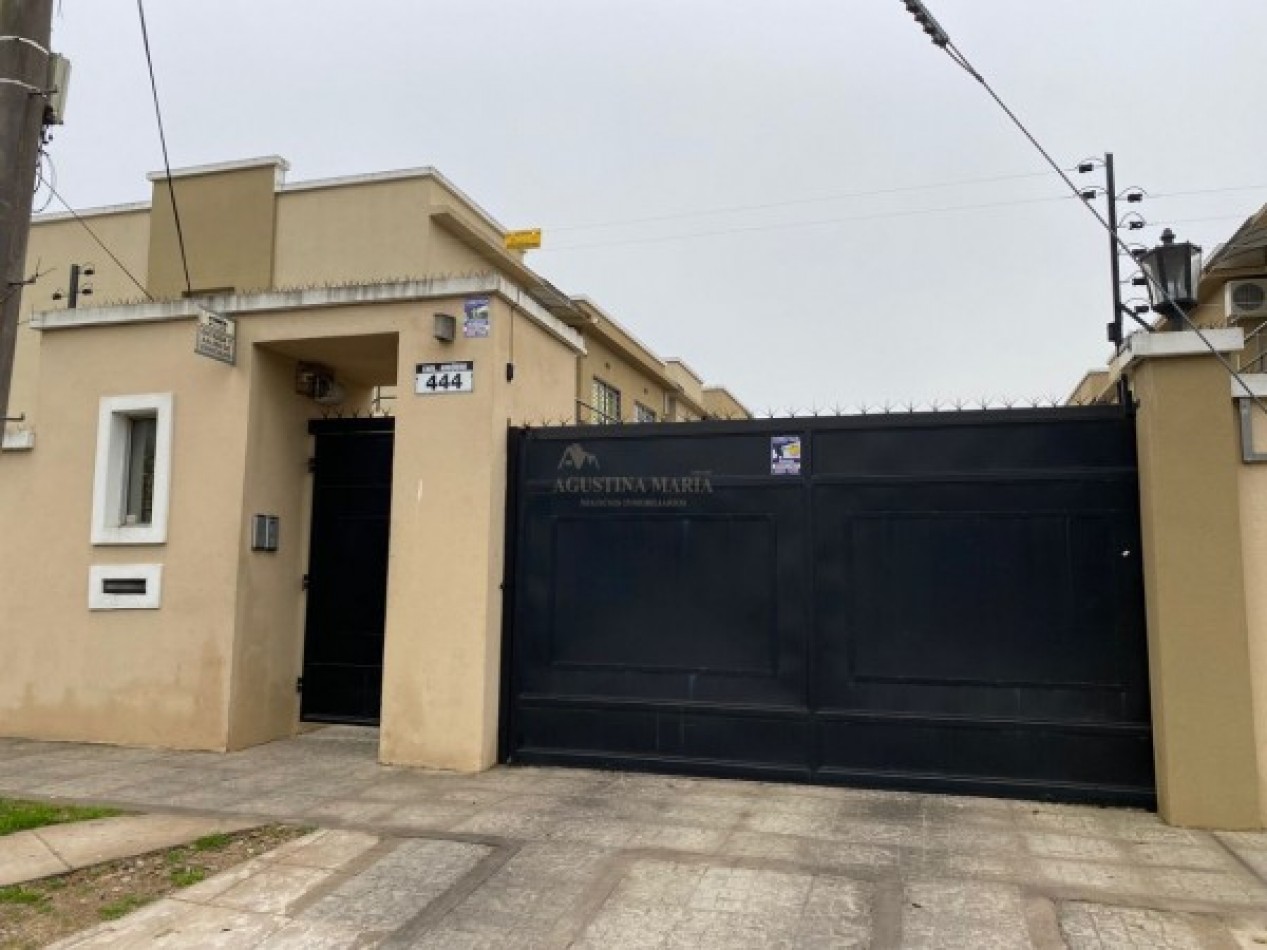 VENTA DEPARTAMENTO 2 AMBIENTES CON PATIO Y COCHERA