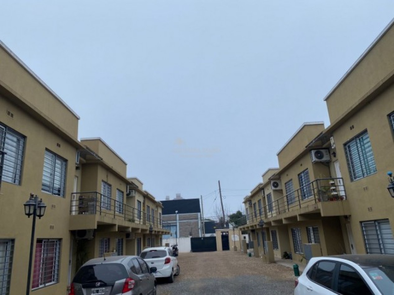 VENTA DEPARTAMENTO 2 AMBIENTES CON PATIO Y COCHERA
