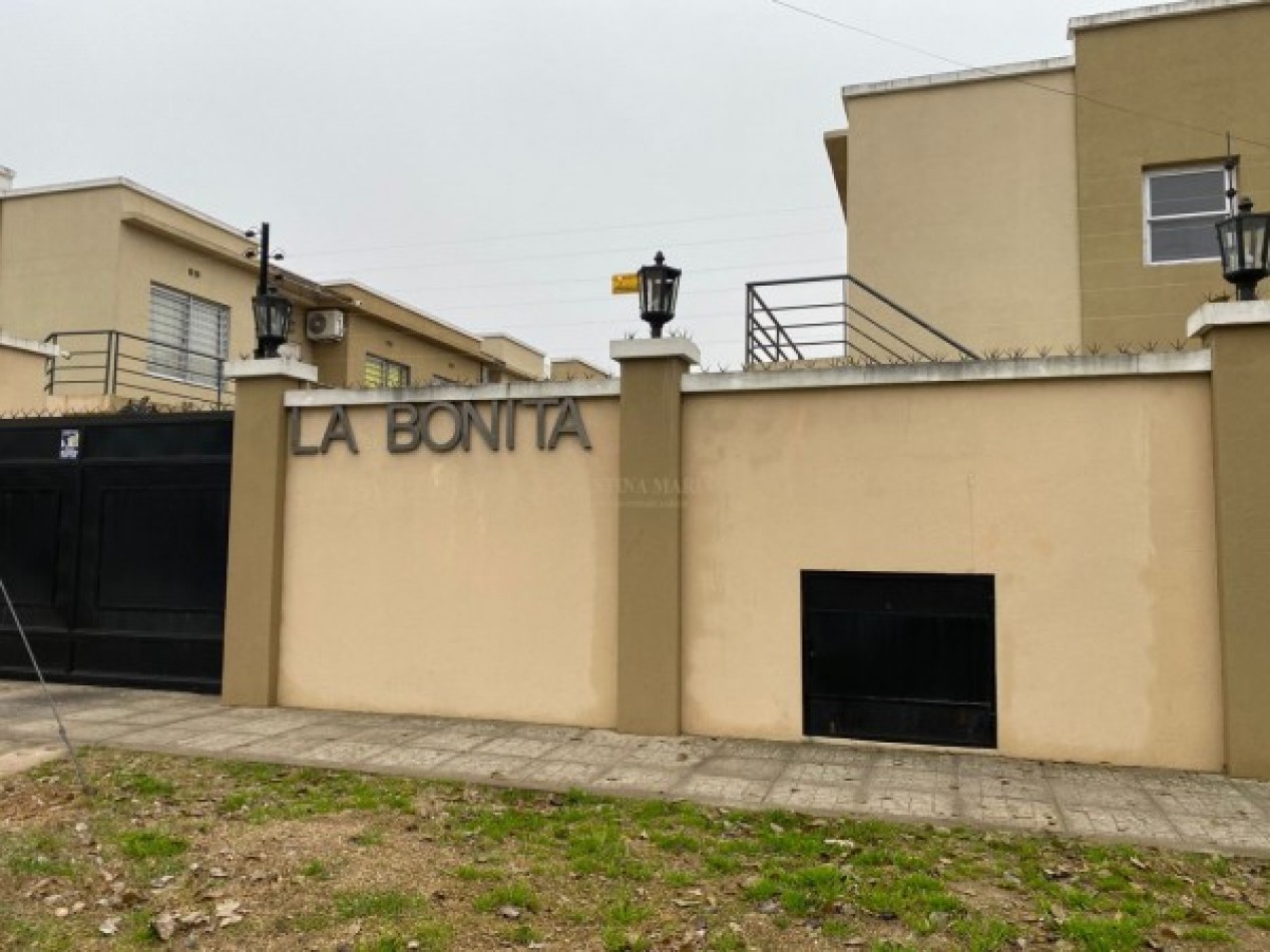 VENTA DEPARTAMENTO 2 AMBIENTES CON PATIO Y COCHERA