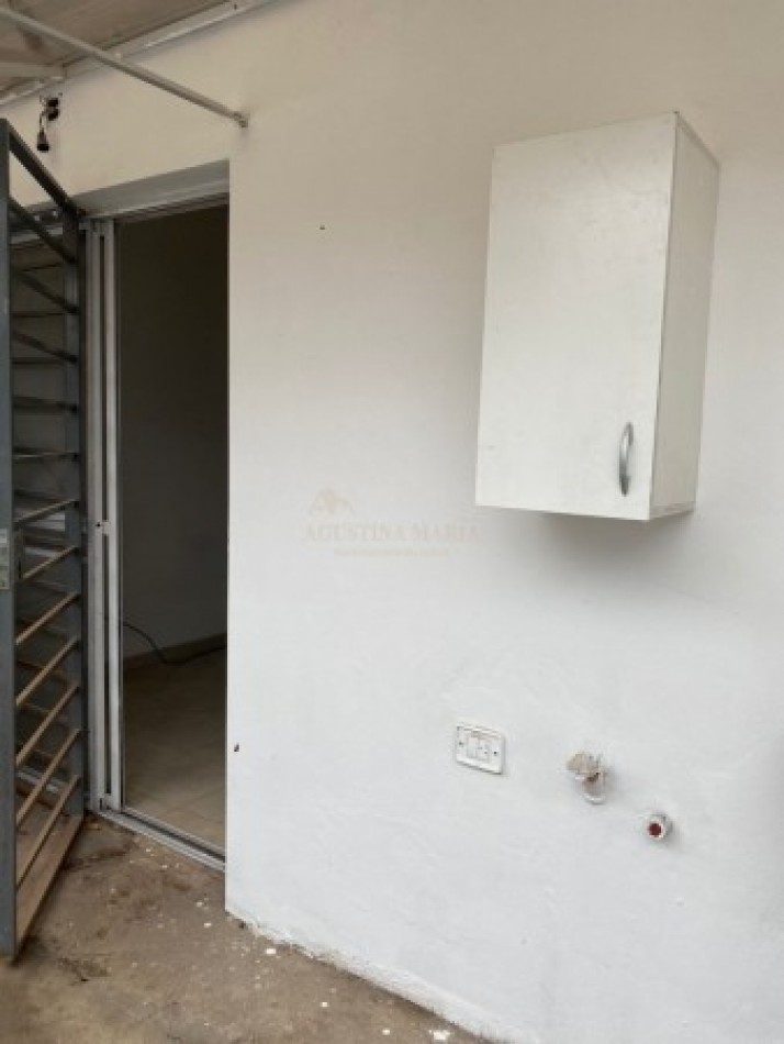 VENTA DEPARTAMENTO 2 AMBIENTES CON PATIO Y COCHERA
