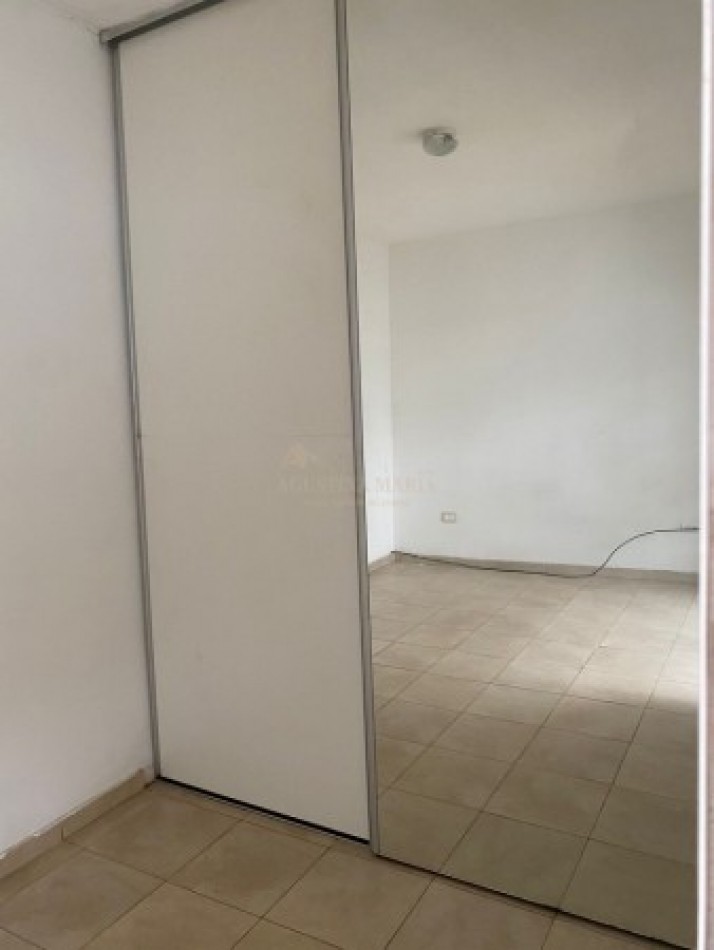 VENTA DEPARTAMENTO 2 AMBIENTES CON PATIO Y COCHERA