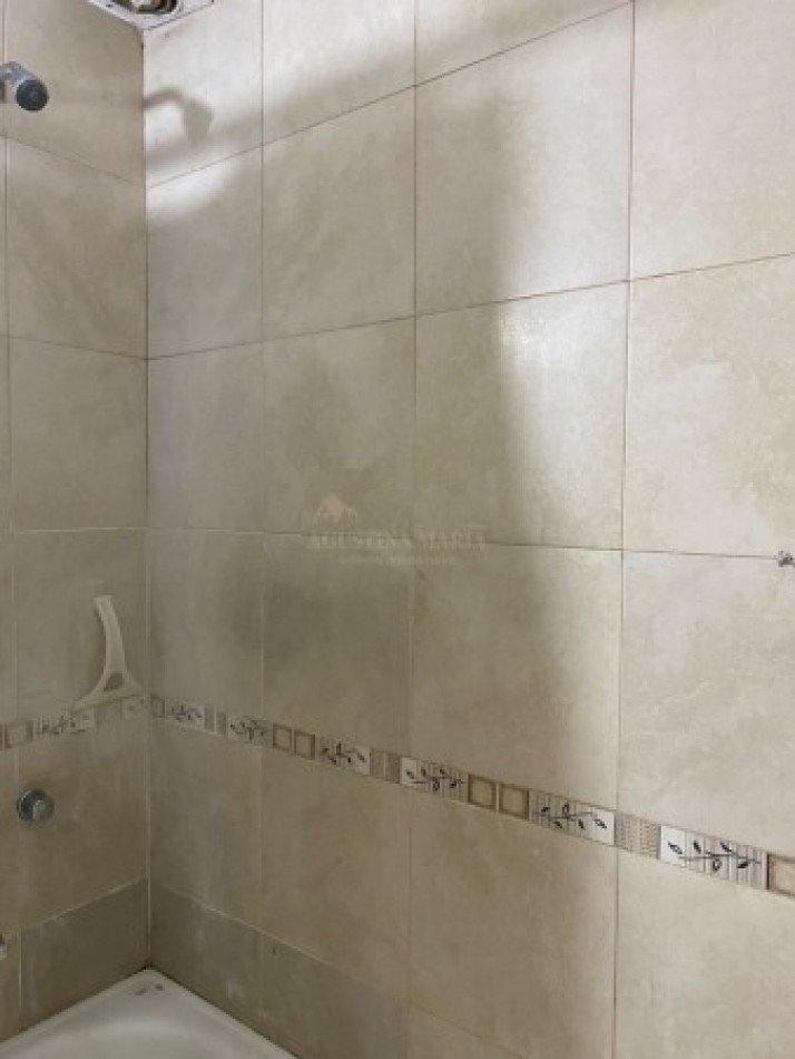 VENTA DEPARTAMENTO 2 AMBIENTES CON PATIO Y COCHERA