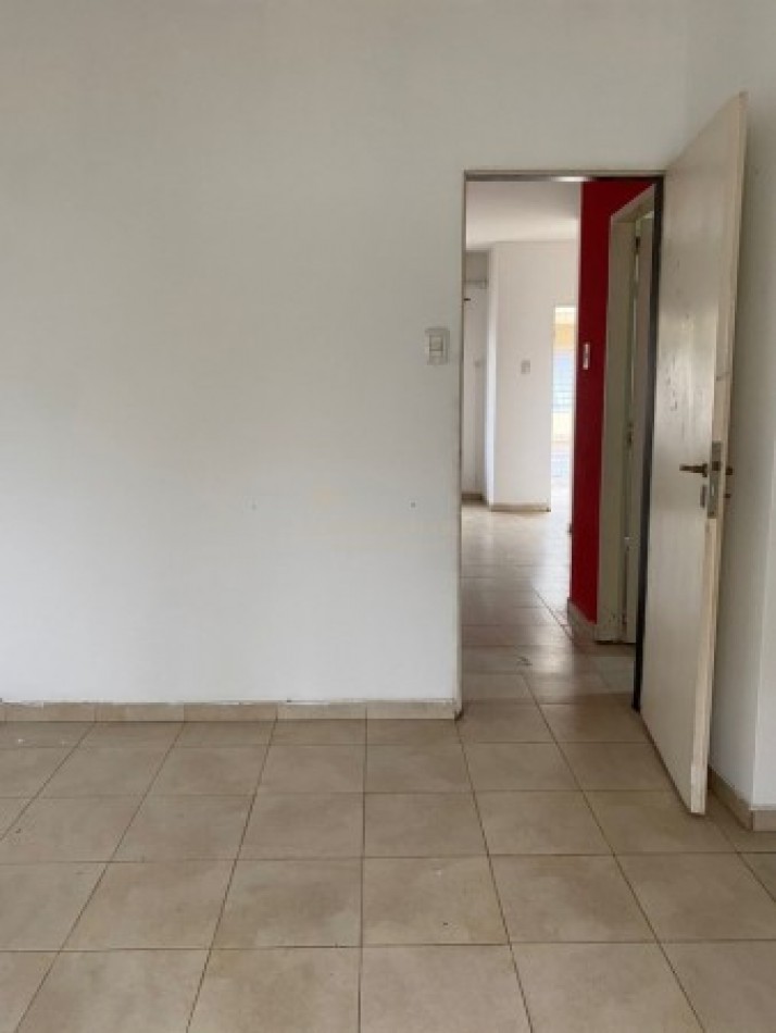 VENTA DEPARTAMENTO 2 AMBIENTES CON PATIO Y COCHERA
