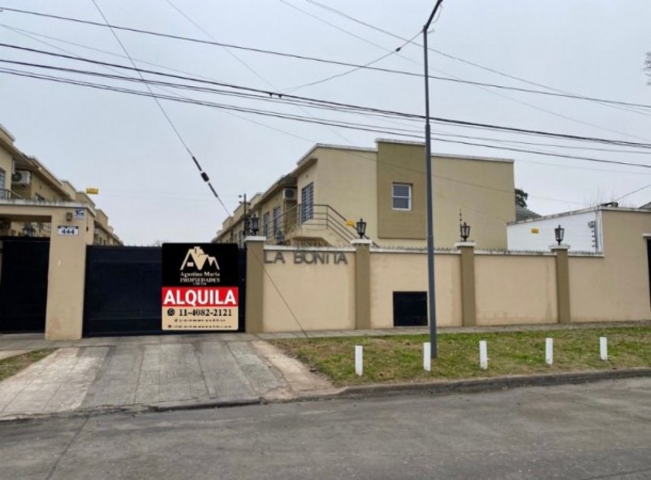 VENTA DEPARTAMENTO 2 AMBIENTES CON PATIO Y COCHERA