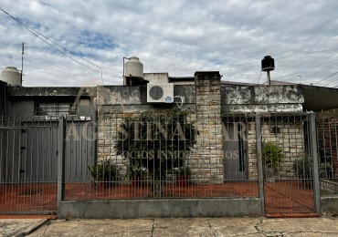 VENTA CASA DE 4 AMBIENTES EN JOSE C PAZ