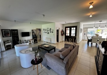 VENTA CASA 5 AMBIENTES ALTOS DE MANZANARES